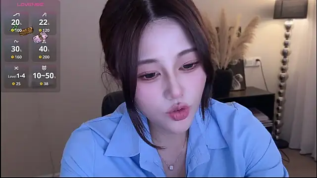 Strawberrybabyy1 online show from 11-22-25, 04:39