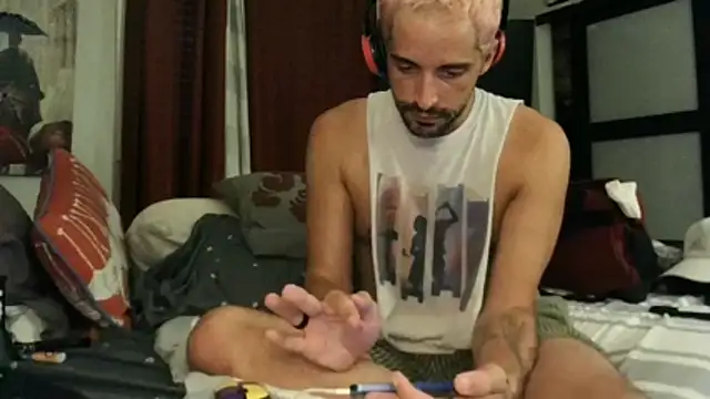 Snapshot of SirCharlesXXX chatting on 10-17-25, 10:23 SirCharlesXXX online show from 10-17-25, 10:23