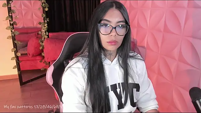 NattGomez online show from 04-17-26, 03:20