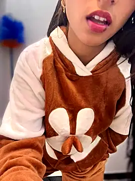 Snapshot of DiyAsingHh chatting on 11-28-25, 11:51 DiyAsingHh online show from 11-28-25, 11:51