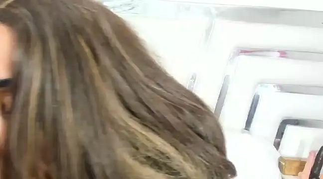 Snapshot of SaraaJhons chatting on 02-24-25, 08:25 SaraaJhons online show from 02-24-25, 08:25