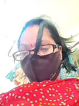 Snapshot of heenage chatting on 03-05-25, 09:27 heenage online show from 03-05-25, 09:27