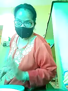 Snapshot of heenage chatting on 11-28-25, 05:54 heenage online show from 11-28-25, 05:54