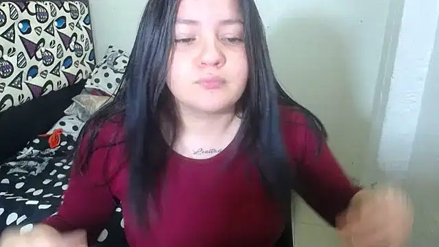 Snapshot of shopyymessyy chatting on 10-21-25, 06:19 shopyymessyy online show from 10-21-25, 06:19