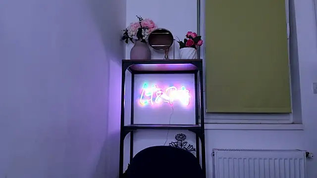 Snapshot of LaraStone69 chatting on 09-25-25, 07:17 LaraStone69 online show from 09-25-25, 07:17