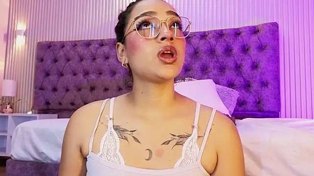 EMILYY FOXY online show from 03-05-26, 07:21