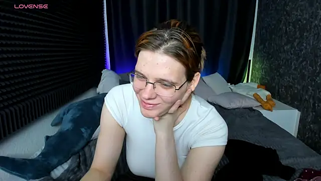 KIKI Krash online show from 01-25-25, 05:40