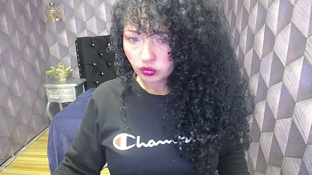 Snapshot of Sofiacowperx chatting on 01-25-25, 12:47 Sofiacowperx online show from 01-25-25, 12:47