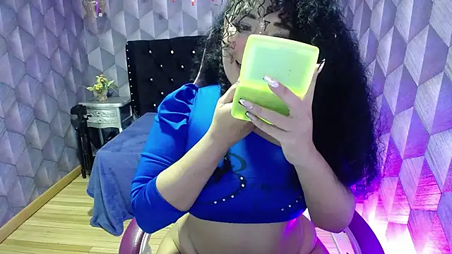 Snapshot of Sofiacowperx chatting on 02-15-25, 11:17 Sofiacowperx online show from 02-15-25, 11:17