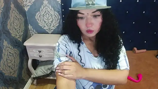 Snapshot of Sofiacowperx chatting on 10-14-25, 02:29 Sofiacowperx online show from 10-14-25, 02:29