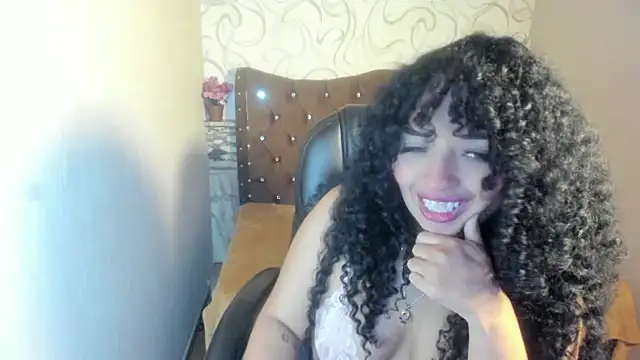 Snapshot of Sofiacowperx chatting on 11-22-25, 09:41 Sofiacowperx online show from 11-22-25, 09:41