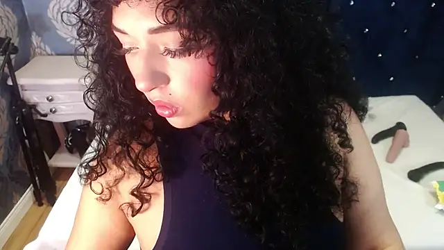 Sofiacowperx online show from 05-17-26, 06:37