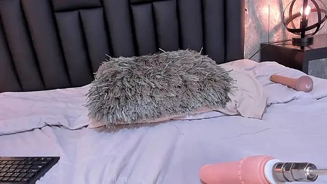 Snapshot of laura_smith33 chatting on 02-06-25, 05:30 laura smith33 online show from 02-06-25, 05:30