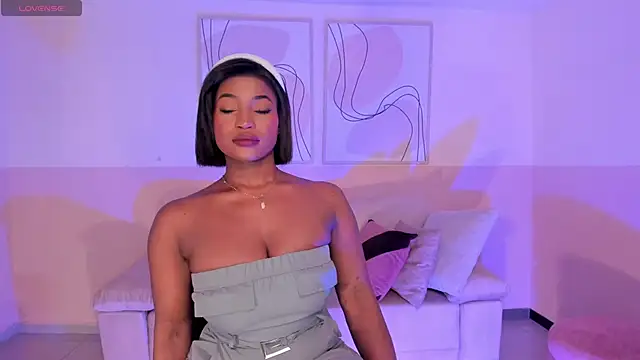 Snapshot of SavannahStorm chatting on 03-02-25, 01:27 SavannahStorm online show from 03-02-25, 01:27