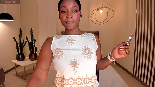 Snapshot of SavannahStorm chatting on 11-16-25, 01:17 SavannahStorm online show from 11-16-25, 01:17