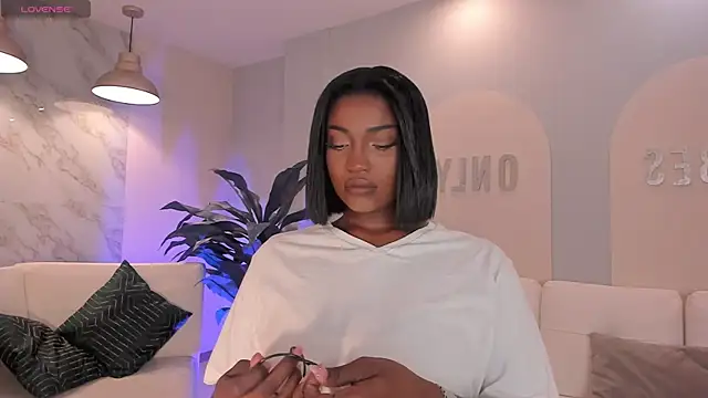 SavannahStorm online show from 05-19-26, 12:11
