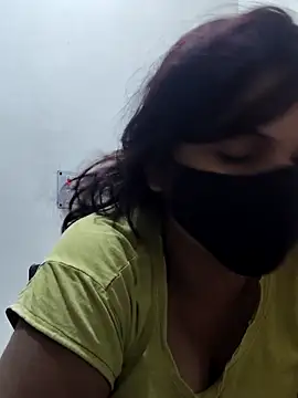 Snapshot of illay_love chatting on 12-14-25, 03:28 illay love online show from 12-14-25, 03:28