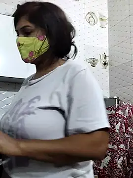 Snapshot of illay_love chatting on 12-15-25, 03:38 illay love online show from 12-15-25, 03:38