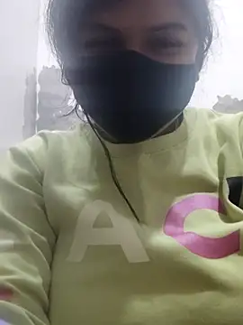 Snapshot of illay_love chatting on 12-19-25, 05:25 illay love online show from 12-19-25, 05:25