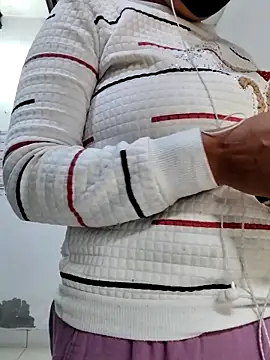 Snapshot of illay_love chatting on 01-15-26, 04:39 illay love online show from 01-15-26, 04:39