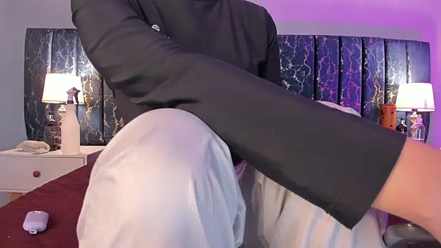 Sophia Lemos online show from 11-26-25, 01:23