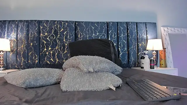 Sophia Lemos online show from 01-17-26, 02:00