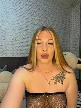 Snapshot of Tatti-Go chatting on 05-26-26, 05:42 Tatti-Go online show from 05-26-26, 05:42