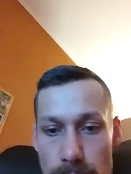 Snapshot of Crazzy_Maiky chatting on 03-12-25, 08:10 Crazzy Maiky online show from 03-12-25, 08:10