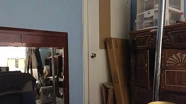 Sandrasaa online show from 12-14-24, 07:40