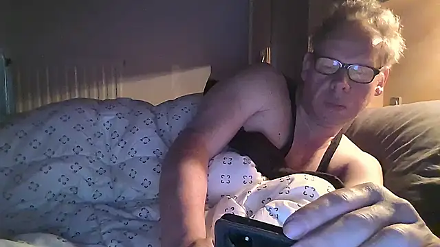 Snapshot of kinkyslet8 chatting on 03-26-26, 08:09 kinkyslet8 online show from 03-26-26, 08:09