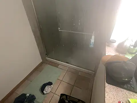 Snapshot of RuffClvb chatting on 12-06-24, 12:56 RuffClvb online show from 12-06-24, 12:56