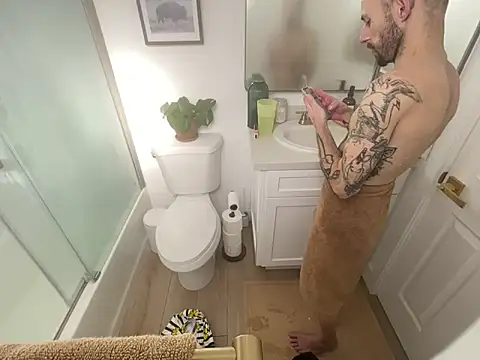 Snapshot of RuffClvb chatting on 12-25-24, 09:00 RuffClvb online show from 12-25-24, 09:00