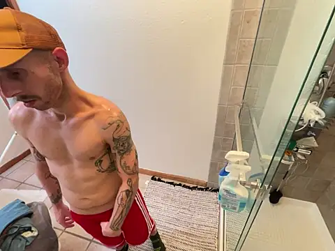 Snapshot of RuffClvb chatting on 02-10-25, 01:46 RuffClvb online show from 02-10-25, 01:46