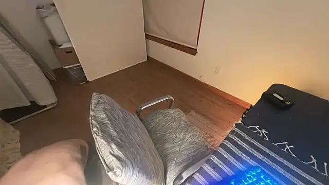 Snapshot of RuffClvb chatting on 02-18-25, 12:49 RuffClvb online show from 02-18-25, 12:49