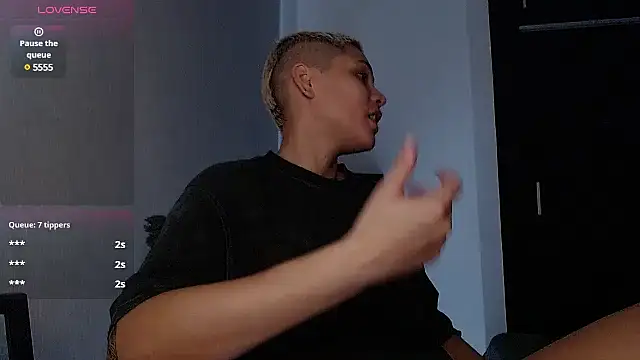 Charlee pink online show from 12-01-24, 04:29