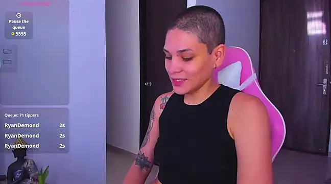 Charlee pink online show from 12-28-24, 12:45