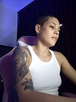 Snapshot of Charlee_pink chatting on 12-29-24, 08:11 Charlee pink online show from 12-29-24, 08:11