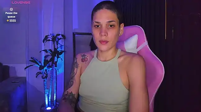 Snapshot of Charlee_pink chatting on 01-04-25, 12:37 Charlee pink online show from 01-04-25, 12:37