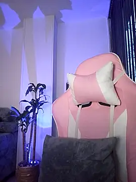 Snapshot of Charlee_pink chatting on 01-05-25, 11:01 Charlee pink online show from 01-05-25, 11:01