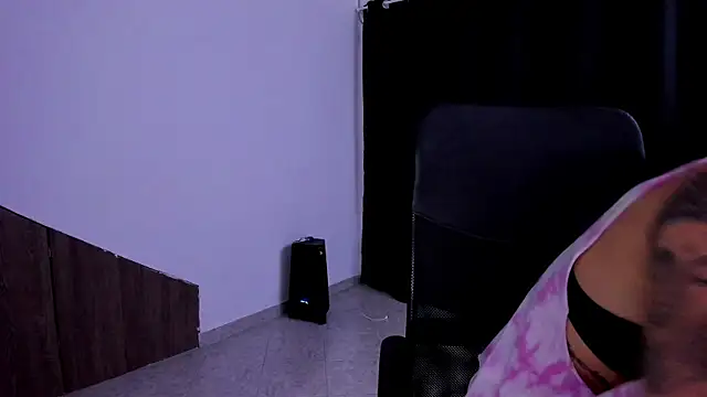 Charlee pink online show from 09-11-25, 02:00