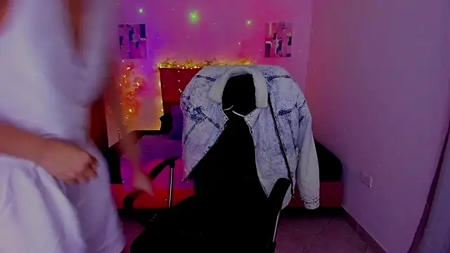 Charlee pink online show from 10-04-25, 10:52