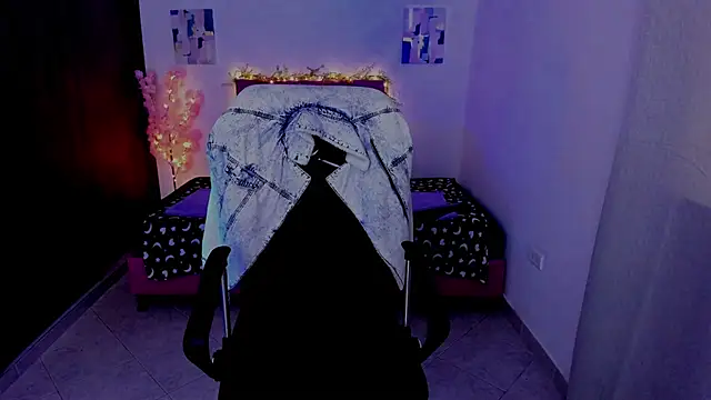 Charlee pink online show from 10-06-25, 11:18