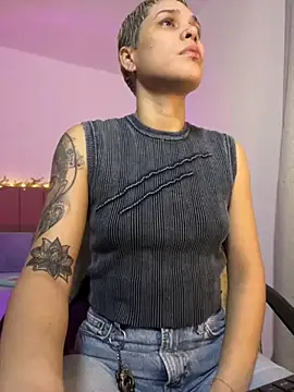 Charlee pink online show from 10-13-25, 04:34