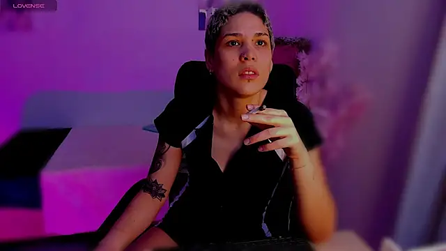 Snapshot of Charlee_pink chatting on 11-12-25, 08:52 Charlee pink online show from 11-12-25, 08:52