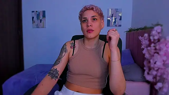 Charlee pink online show from 12-18-25, 05:35