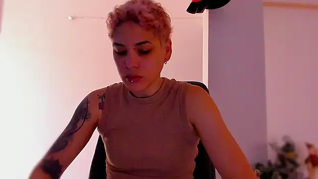 Charlee pink online show from 12-21-25, 07:43