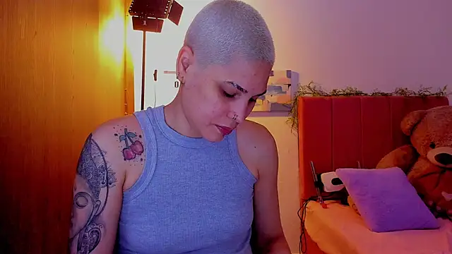 Charlee pink online show from 03-26-26, 05:46