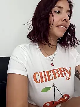 LucyMartelli online show from 02-06-25, 07:51