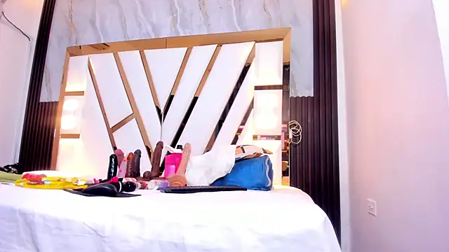 Snapshot of lola_hornei chatting on 10-21-25, 11:22 lola hornei online show from 10-21-25, 11:22