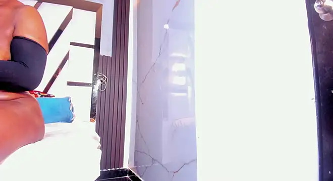 Snapshot of lola_hornei chatting on 11-08-25, 11:47 lola hornei online show from 11-08-25, 11:47